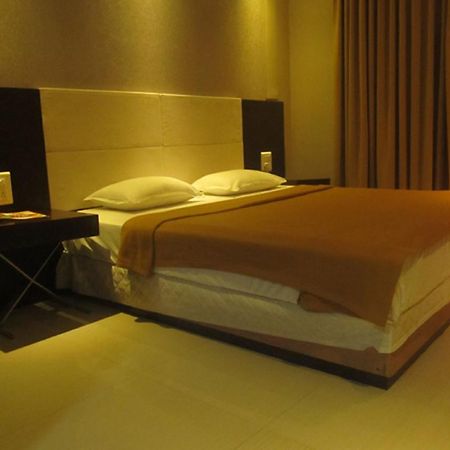 Hotel Blue Lagoon Daman Buitenkant foto