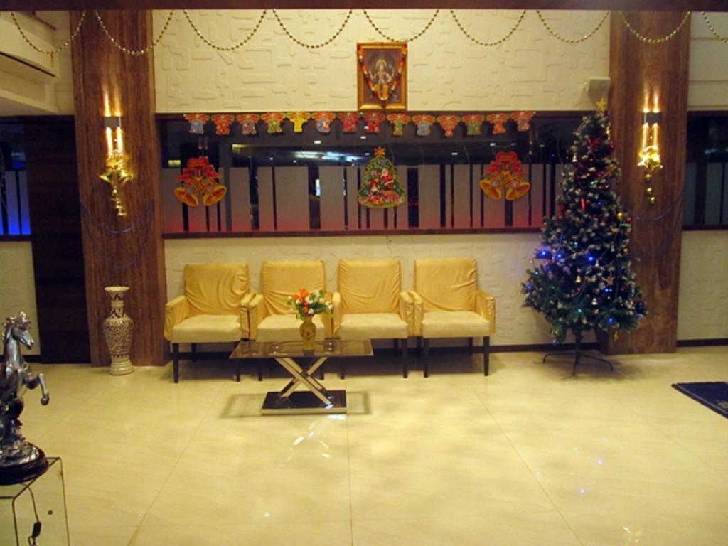 Hotel Blue Lagoon Daman Buitenkant foto