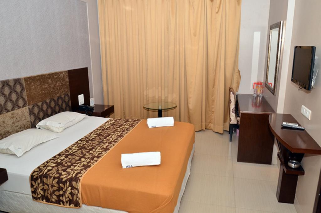 Hotel Blue Lagoon Daman Kamer foto
