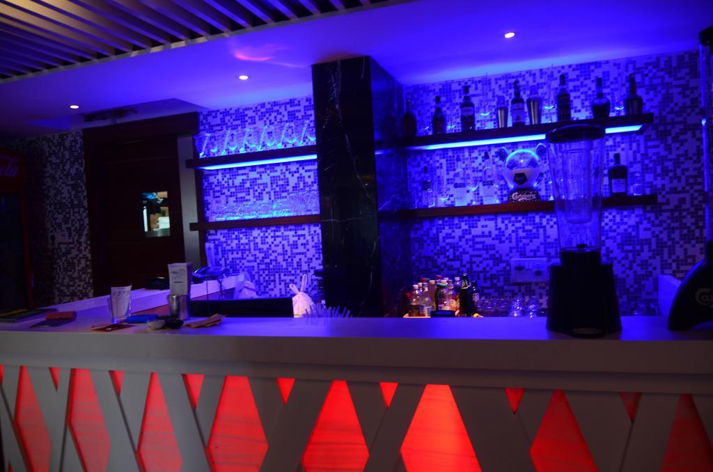 Hotel Blue Lagoon Daman Buitenkant foto