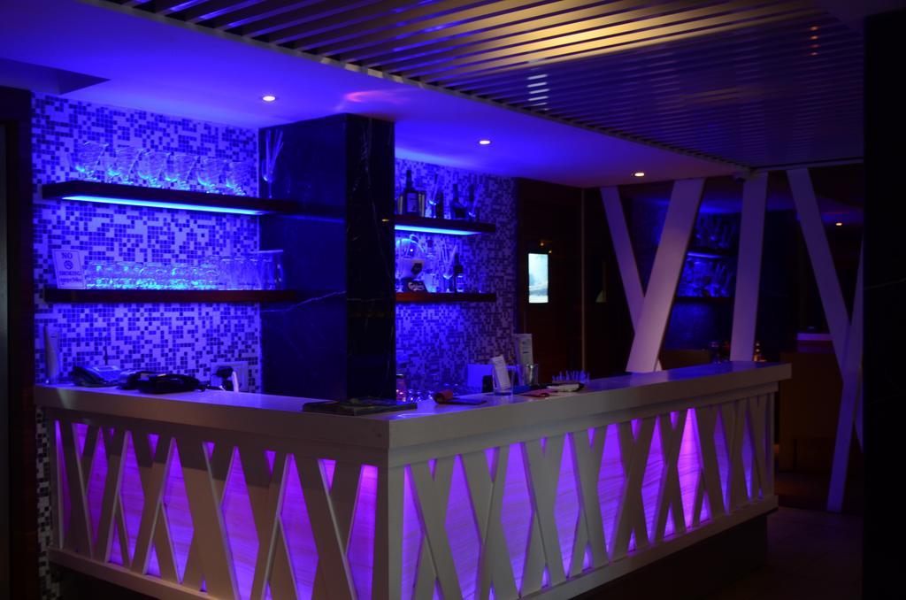 Hotel Blue Lagoon Daman Buitenkant foto